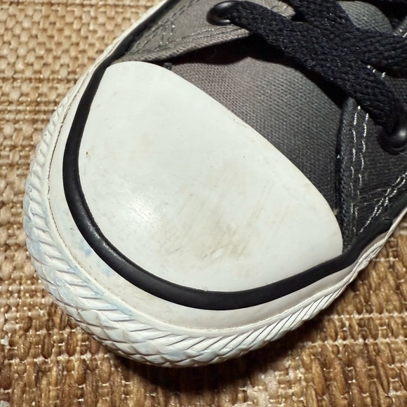 CONVERSE low top sneaker. Ombre black/grey 2-tone. Size W9/M7. - Picture 7 of 10